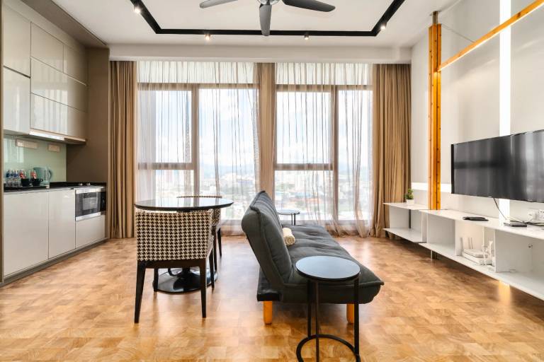 EXP Executive Suite – Expressionz Suites